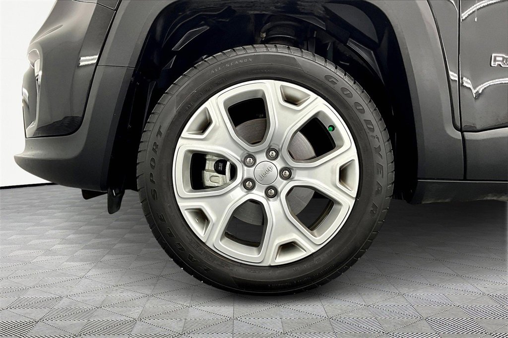 Used 2023 Jeep Renegade Limited image 9