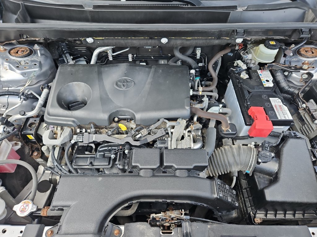 Used 2019 Toyota RAV4 LE w/ All Weather Liner Package AWD/4WD image 28