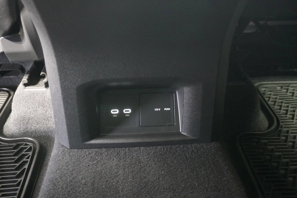 Used 2021 Volkswagen Atlas SEL Premium image 12