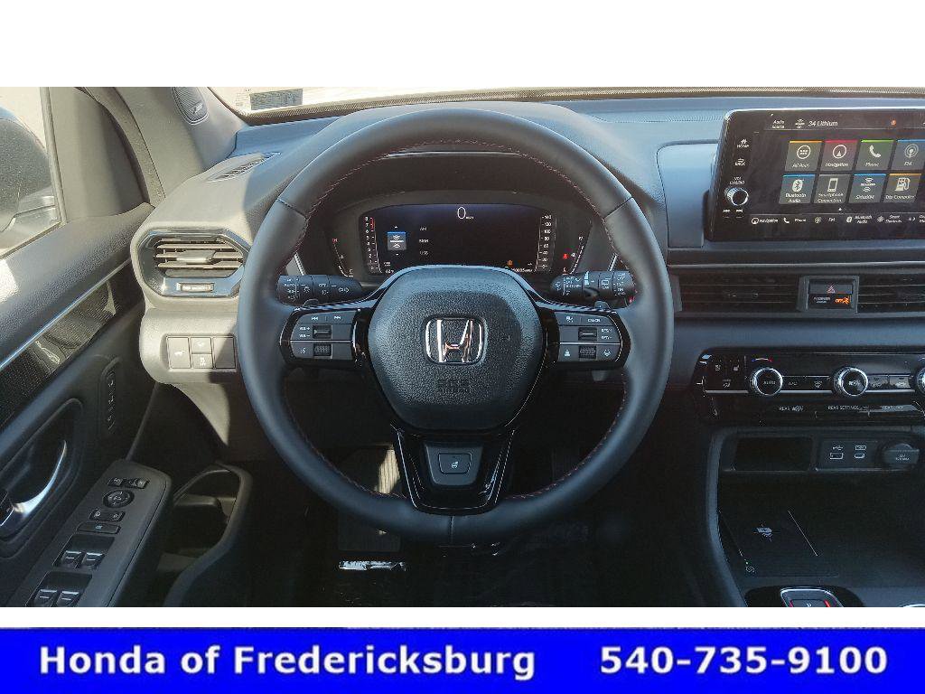 Used 2025 Honda Pilot Black Edition image 13