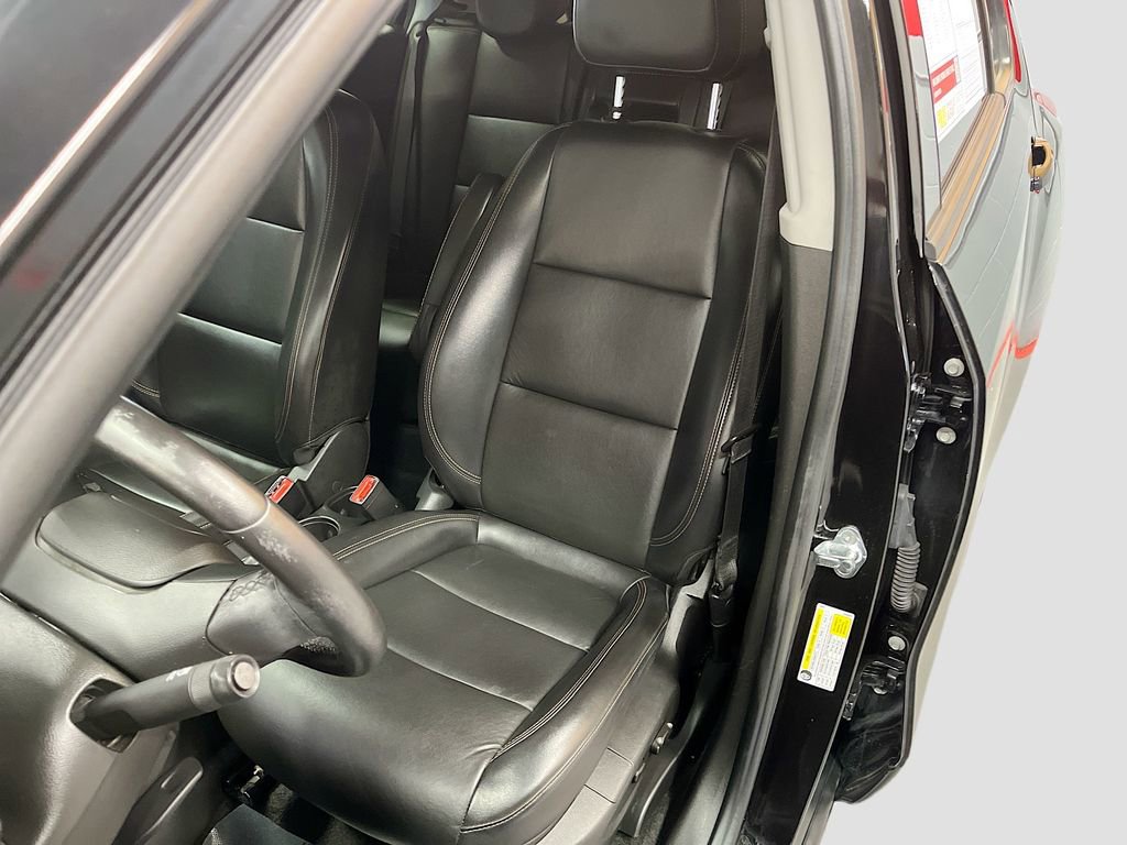 Used 2022 Chevrolet Trax LT w/ Premium Seat Package image 19