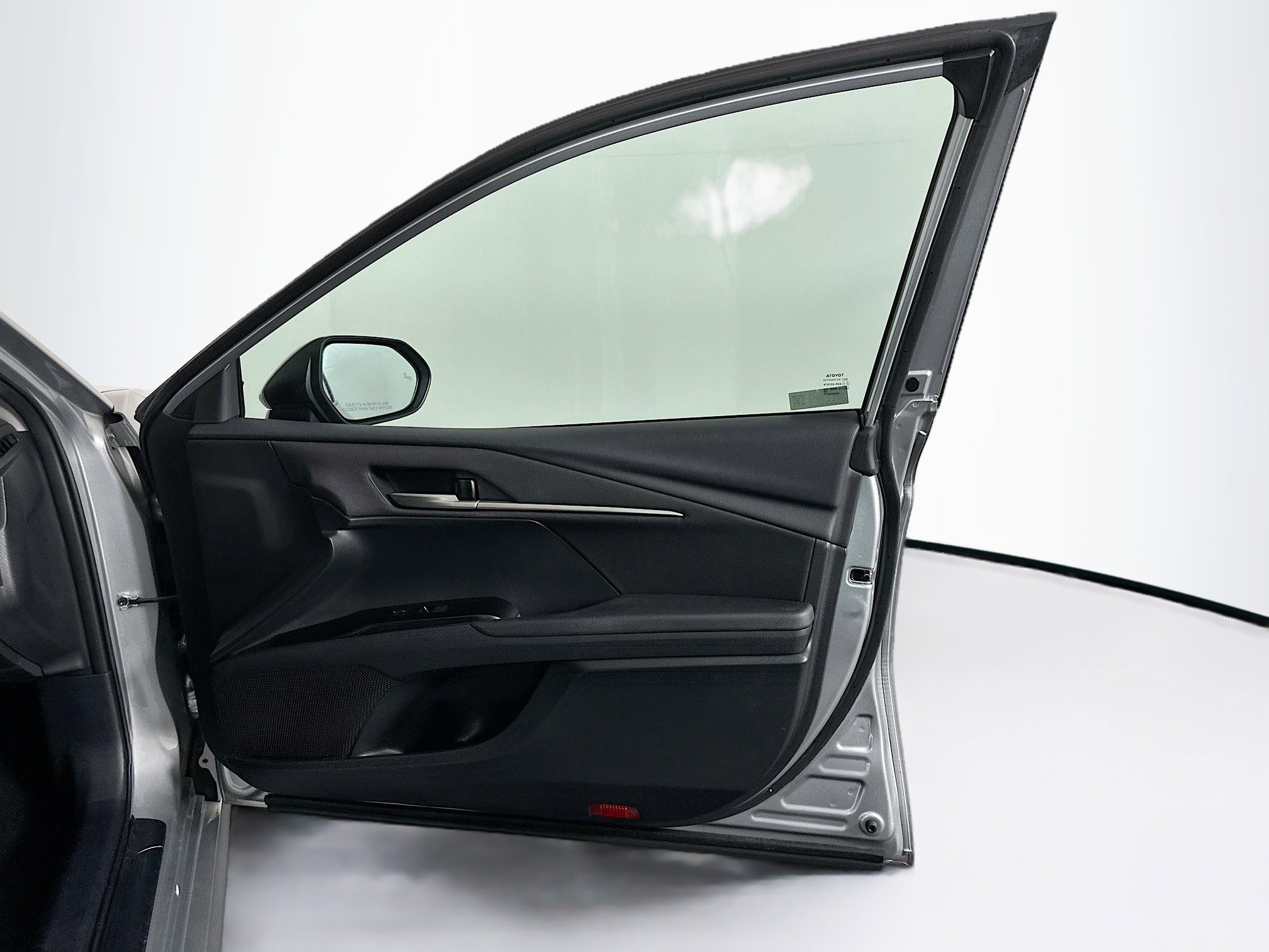 Used 2025 Toyota Camry LE image 32