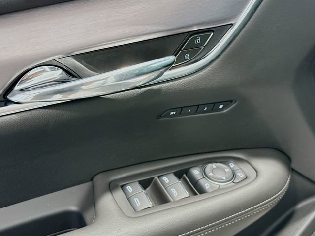 New 2025 Cadillac XT6 Luxury image 15