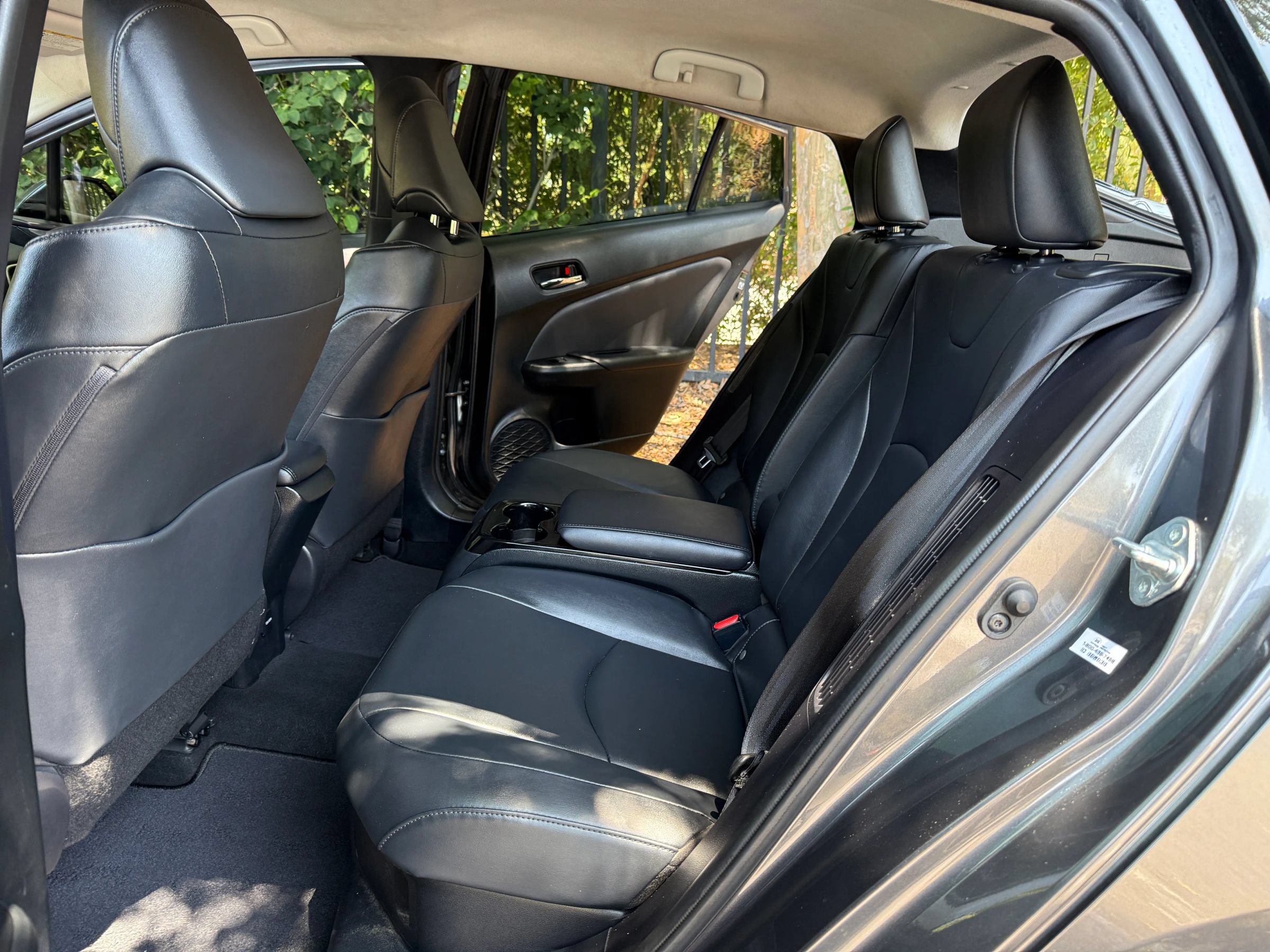 Used 2019 Toyota Prius Prime Advanced w/ Carpet Mat Package FWD image 19