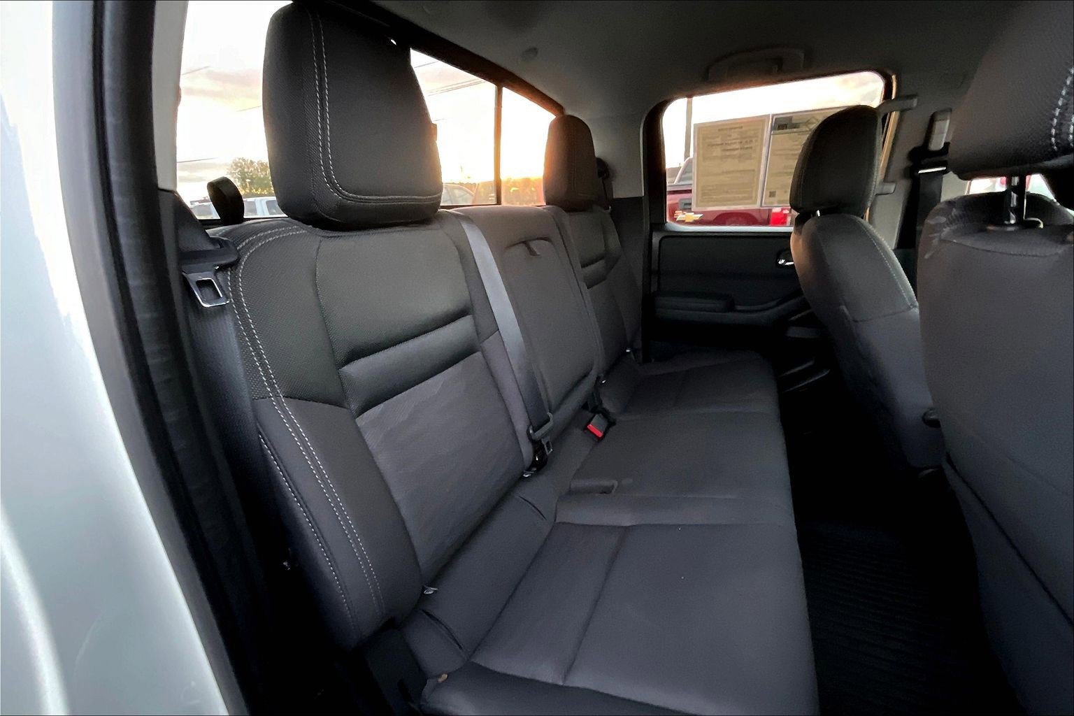 Used 2022 Nissan Frontier SV image 26