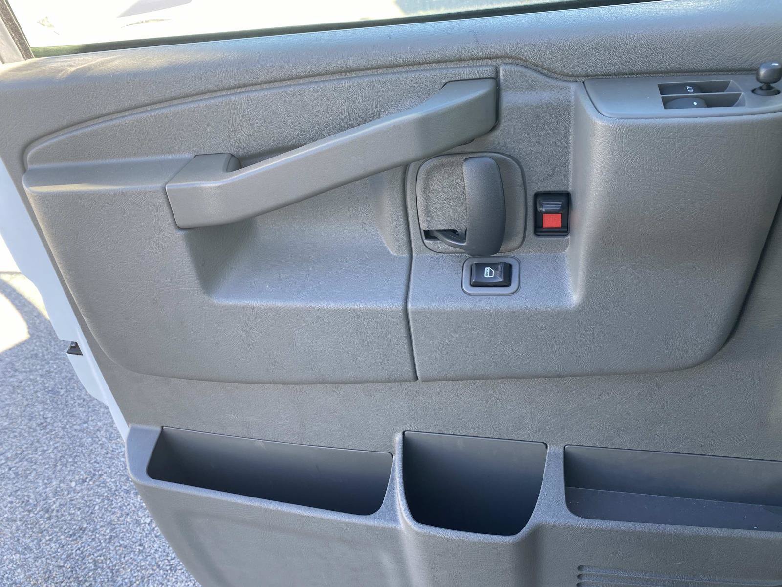 New 2023 GMC Savana 3500 w/ Power Convenience Package RWD image 9