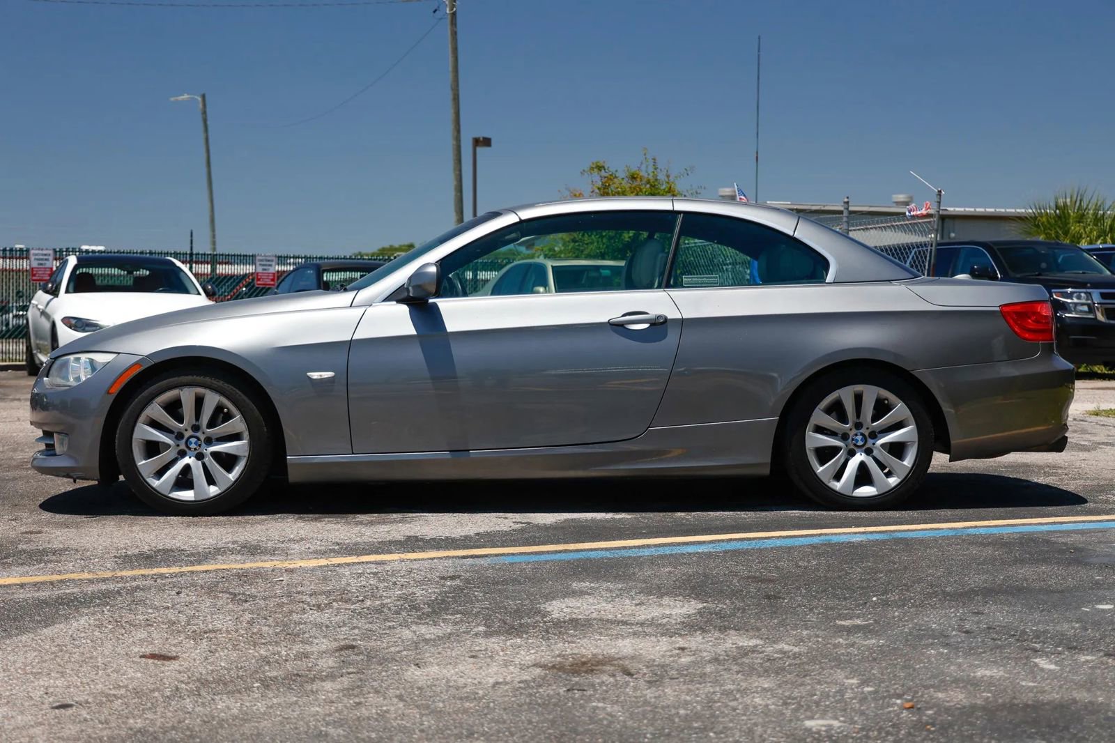 Used 2013 BMW 328i Convertible w/ Premium Pkg RWD image 3