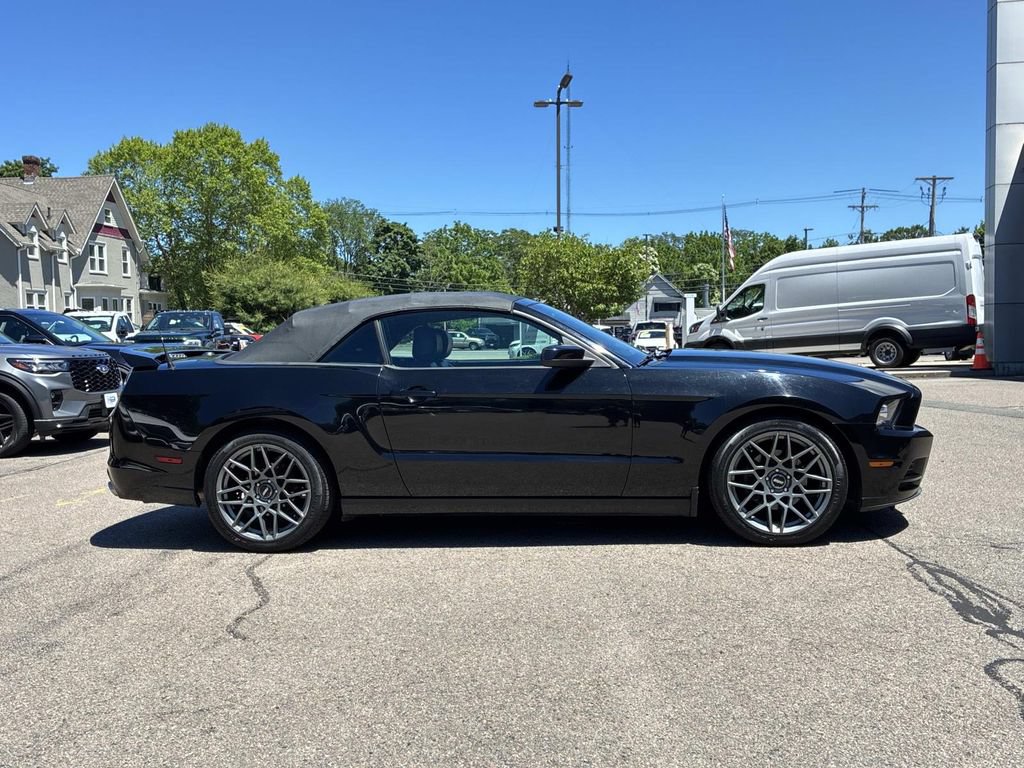 Used 2013 Ford Mustang Premium RWD image 20