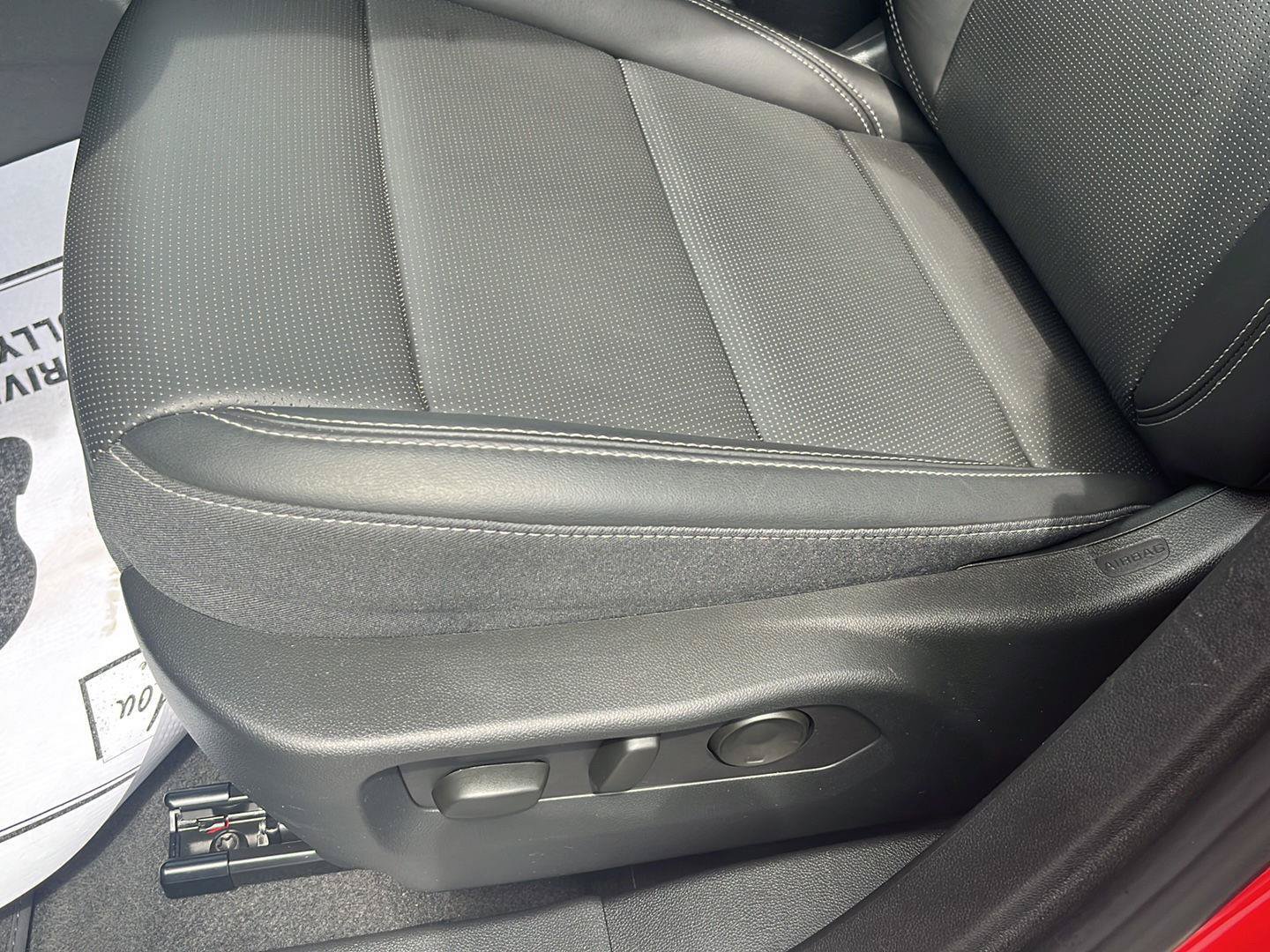Used 2025 Buick Envision Preferred AWD/4WD image 20