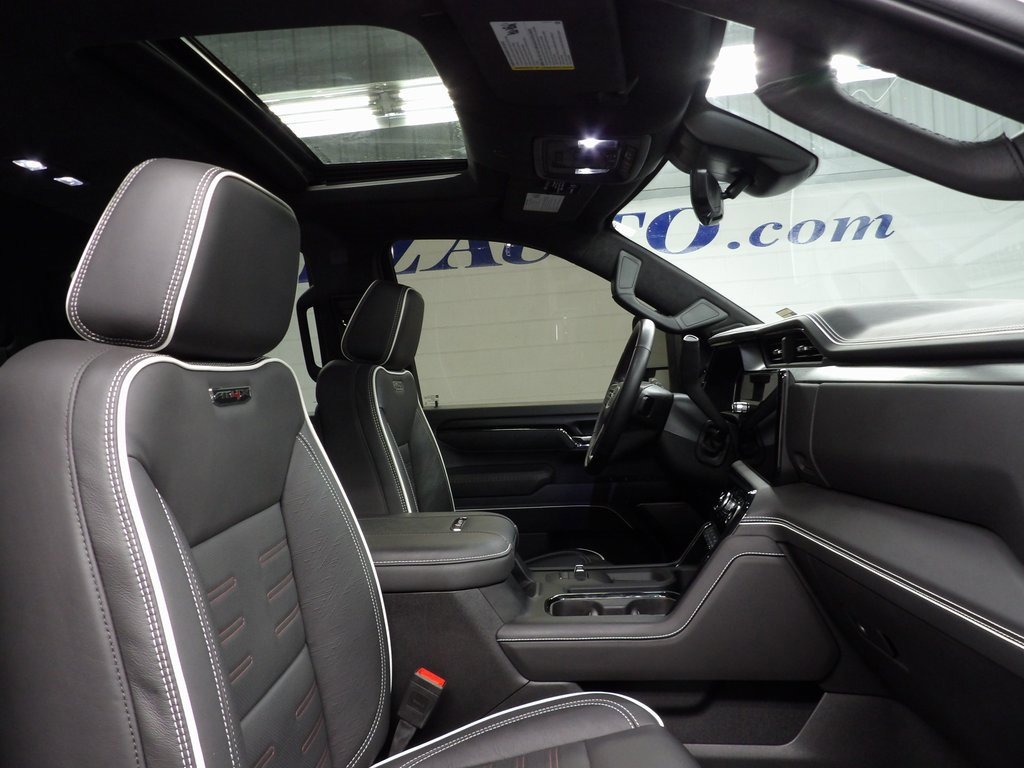 Used 2025 GMC Sierra 2500 AT4X image 36