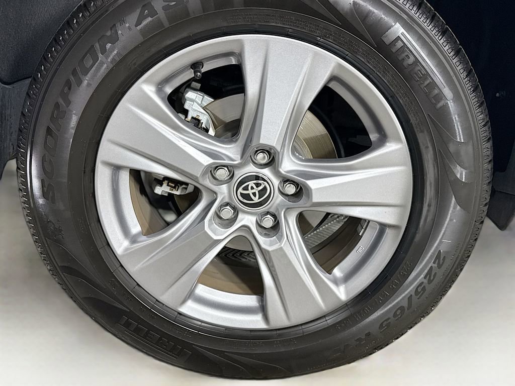 Used 2023 Toyota RAV4 LE image 32