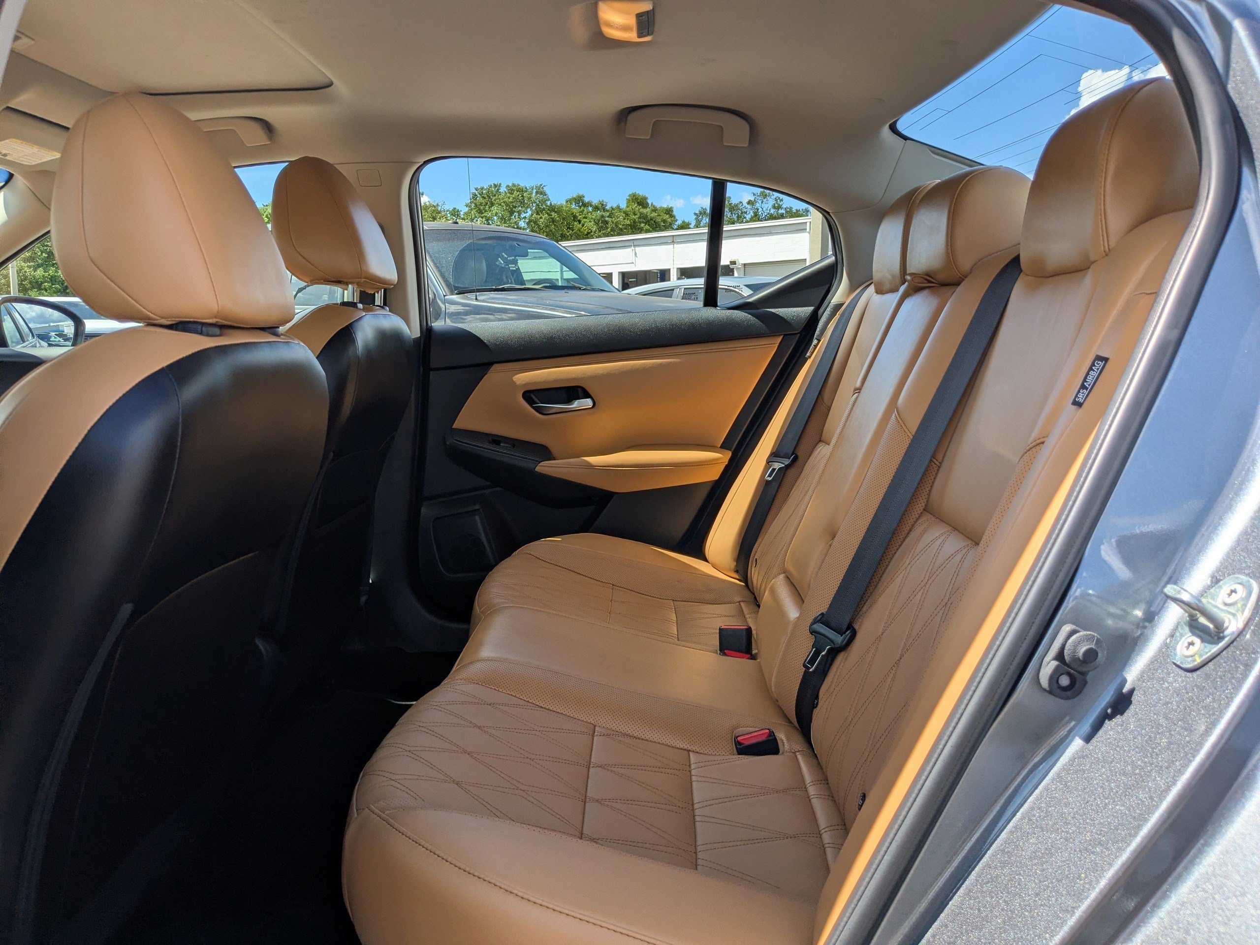 Used 2021 Nissan Sentra SV w/ SV Premium Package image 11