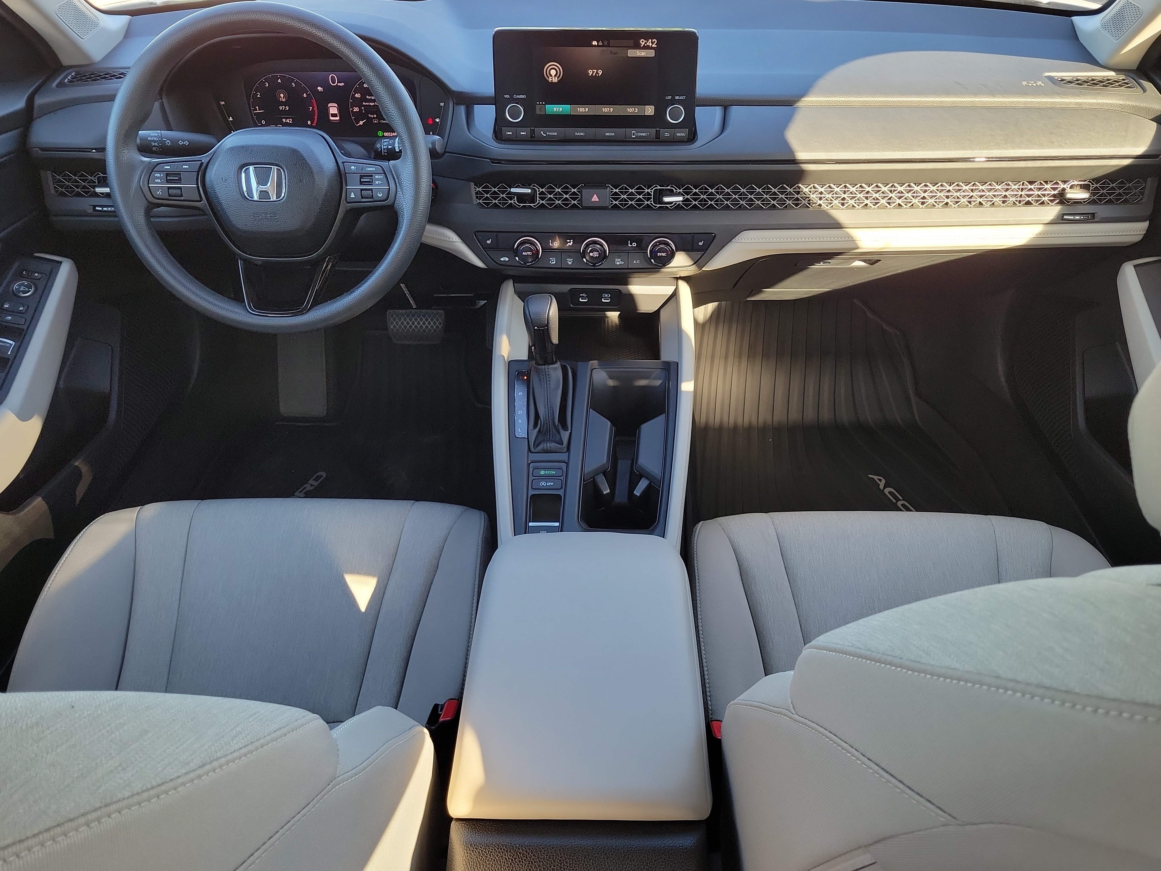 Used 2025 Honda Accord SE image 16