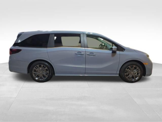 New 2026 Honda Odyssey Touring image 7