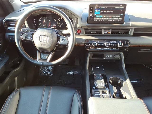 Used 2025 Honda Pilot TrailSport image 15