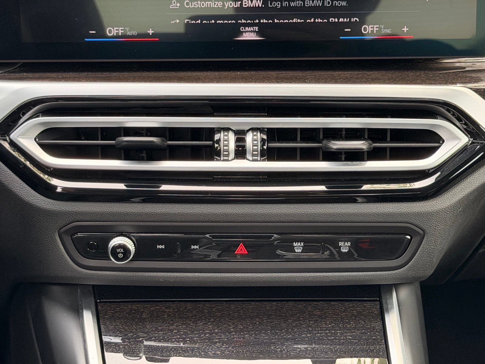 Used 2023 BMW 330i Sedan w/ M Sport Package RWD image 18