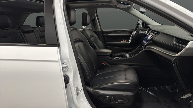 Used 2022 Jeep Grand Cherokee Limited AWD/4WD image 24
