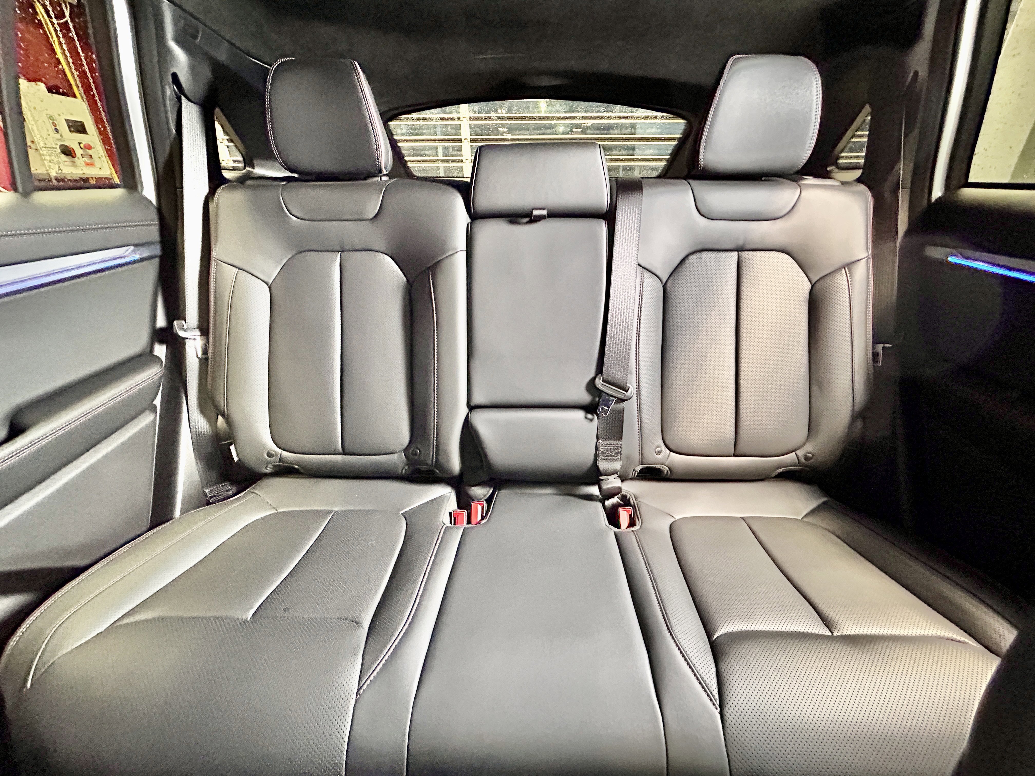 Used 2024 Jeep Wagoneer Launch Edition AWD/4WD image 35