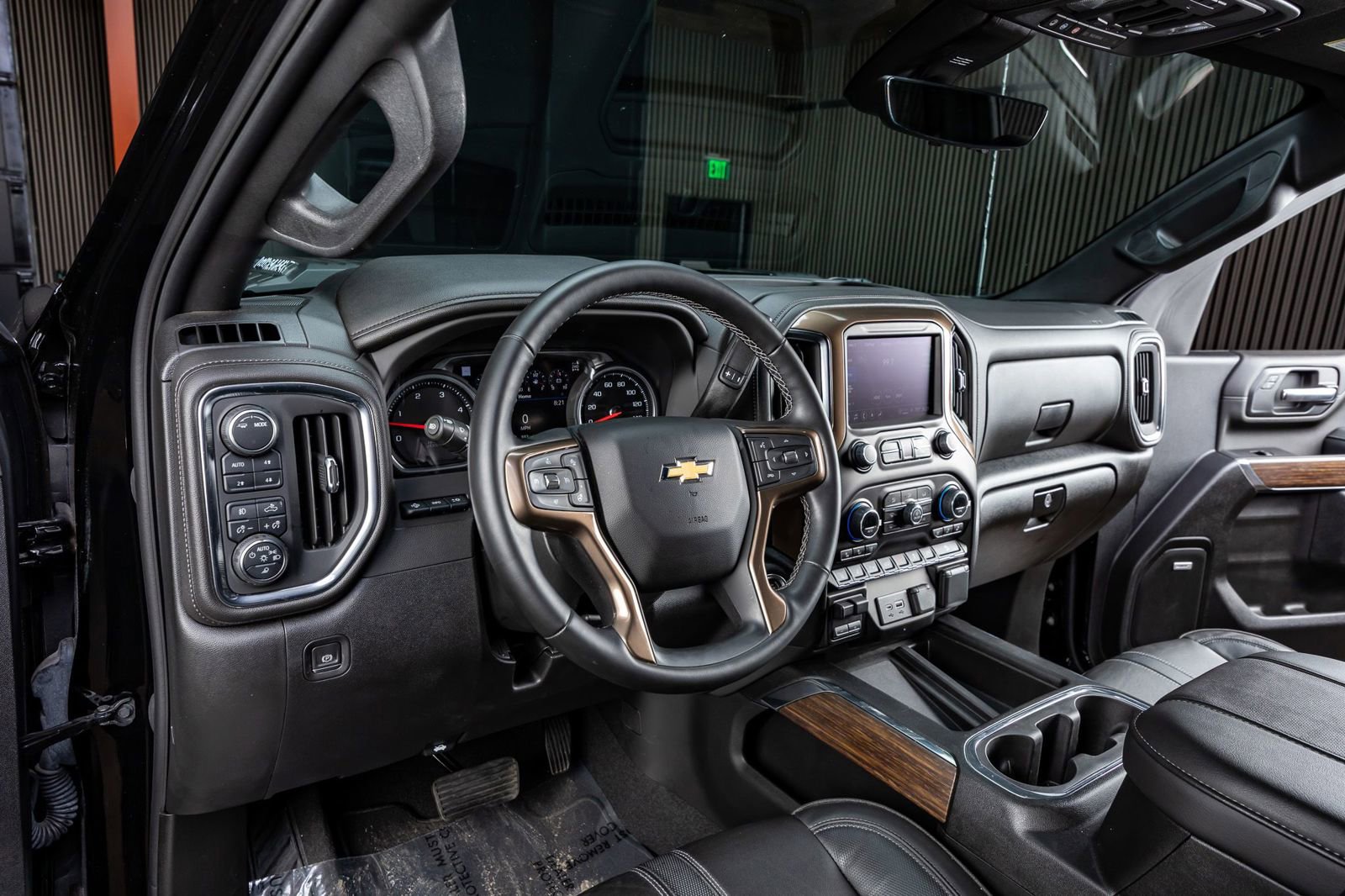 Used 2023 Chevrolet Silverado 3500 High Country w/ Z71 Off-Road Package image 17