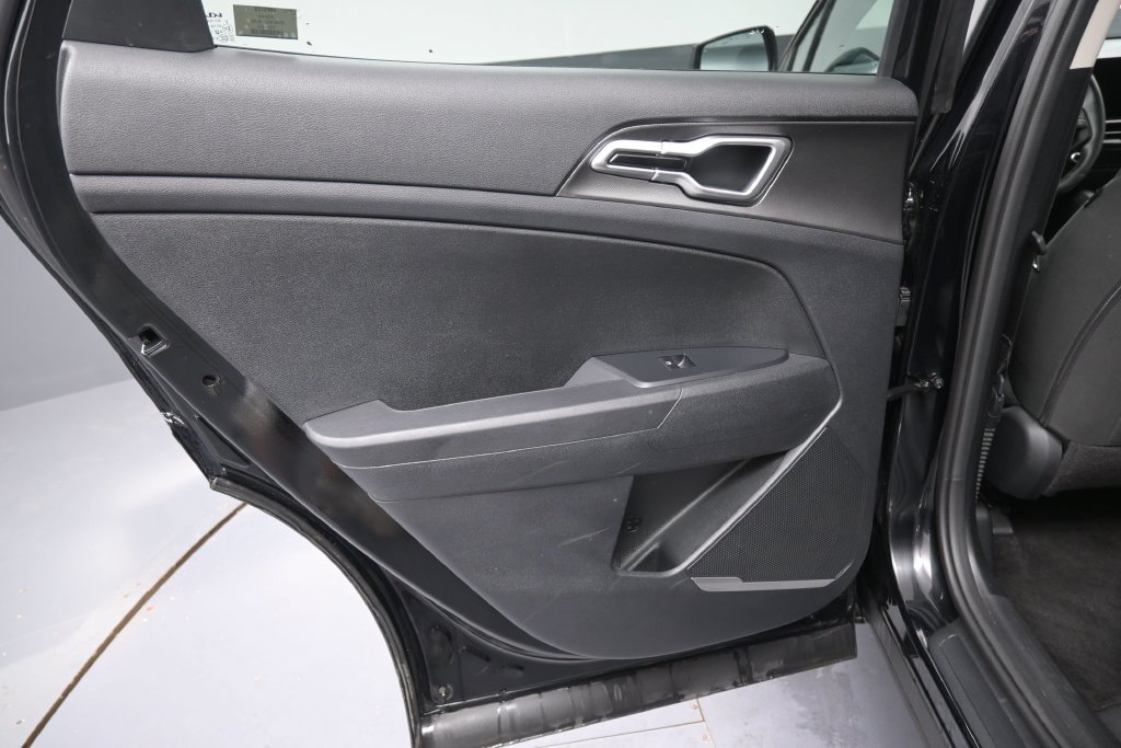 Used 2026 Kia Sportage LX FWD image 23