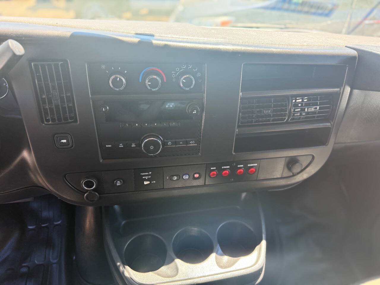 Used 2014 Chevrolet Express 2500 RWD image 24