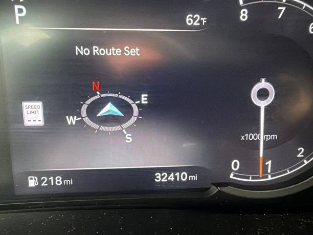 Used 2025 Genesis GV70 2.5T AWD/4WD image 13
