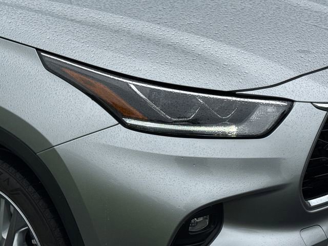 Used 2022 Toyota Highlander Limited FWD image 12