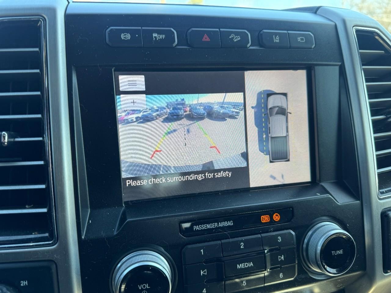 Used 2020 Ford F250 Platinum w/ FX4 Off-Road Package image 22