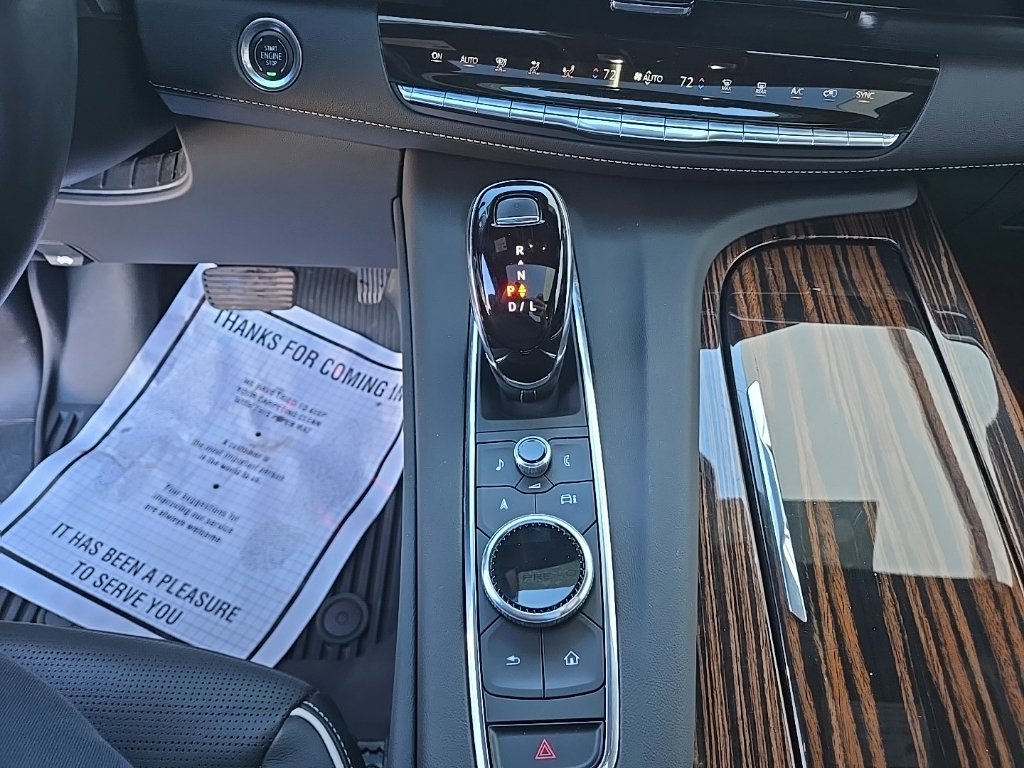 Certified 2024 Cadillac Escalade Premium Luxury AWD/4WD image 32