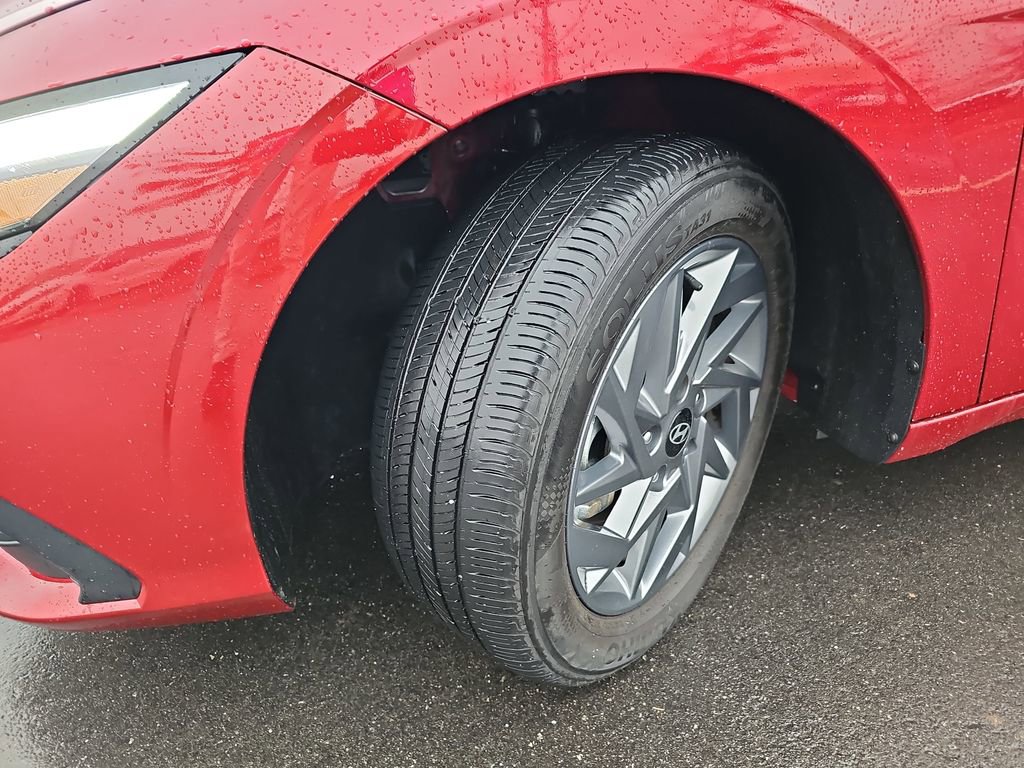 Used 2024 Hyundai Elantra SEL image 29