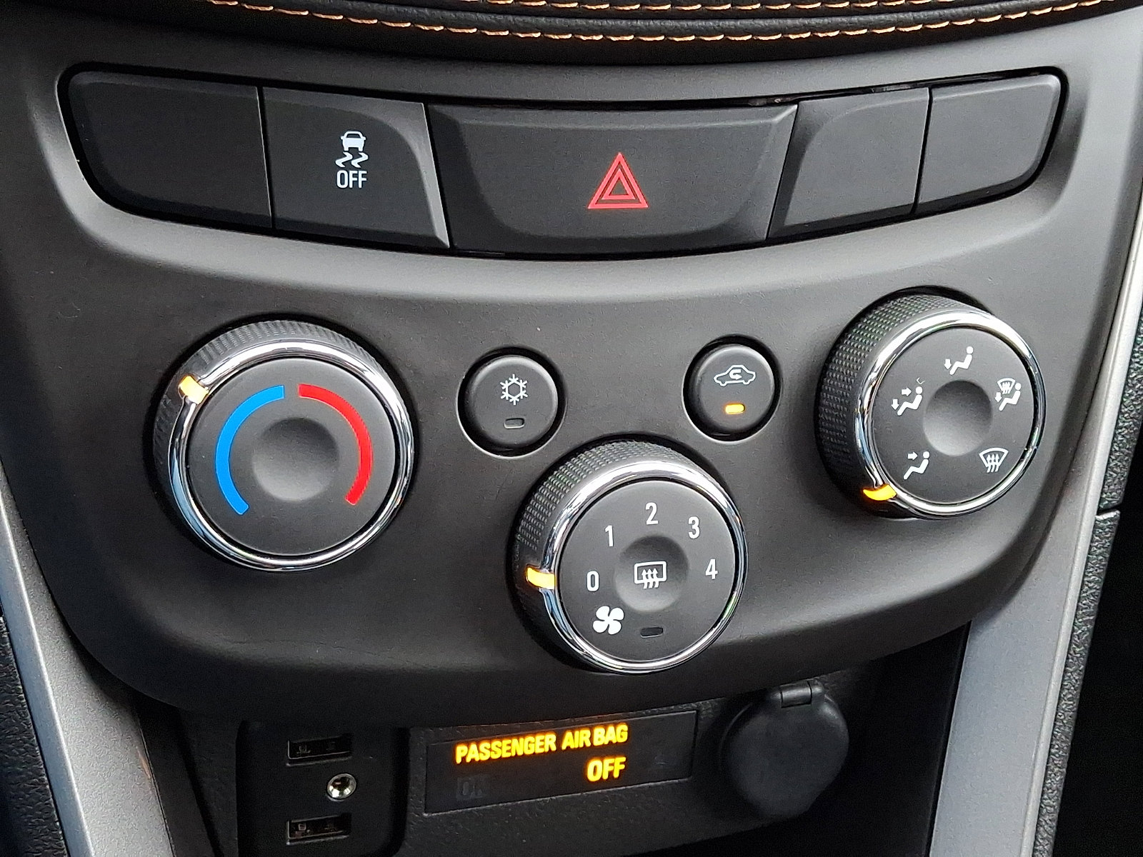 Used 2022 Chevrolet Trax LT w/ LT Convenience Package image 15