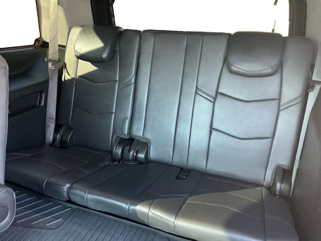 Used 2019 Cadillac Escalade Premium Luxury w/ Escalade Sport Edition image 21