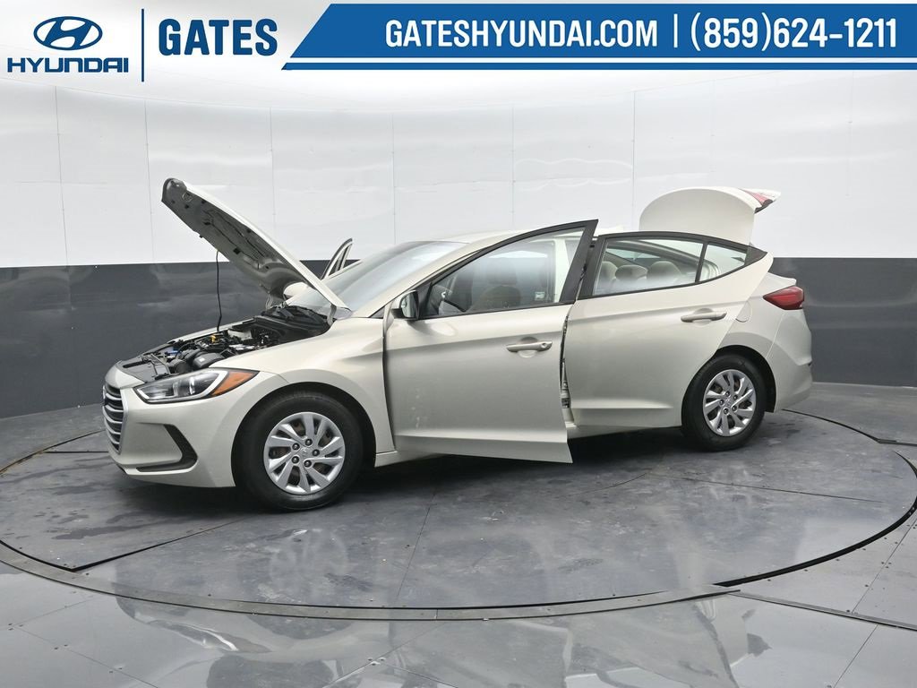 Used 2017 Hyundai Elantra SE w/ Cargo Package image 53