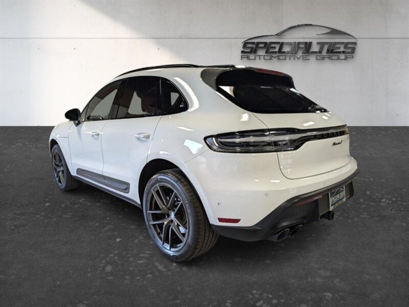 Used 2023 Porsche Macan Turbo AWD/4WD image 8