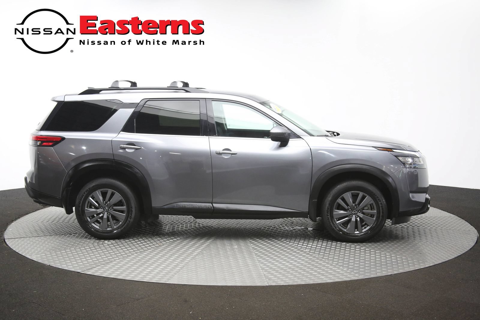 Used 2022 Nissan Pathfinder SV AWD/4WD image 42