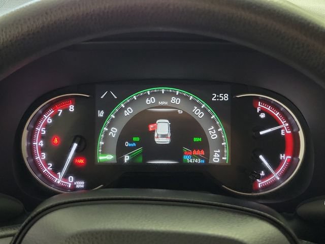 Used 2025 Toyota RAV4 XLE FWD image 27