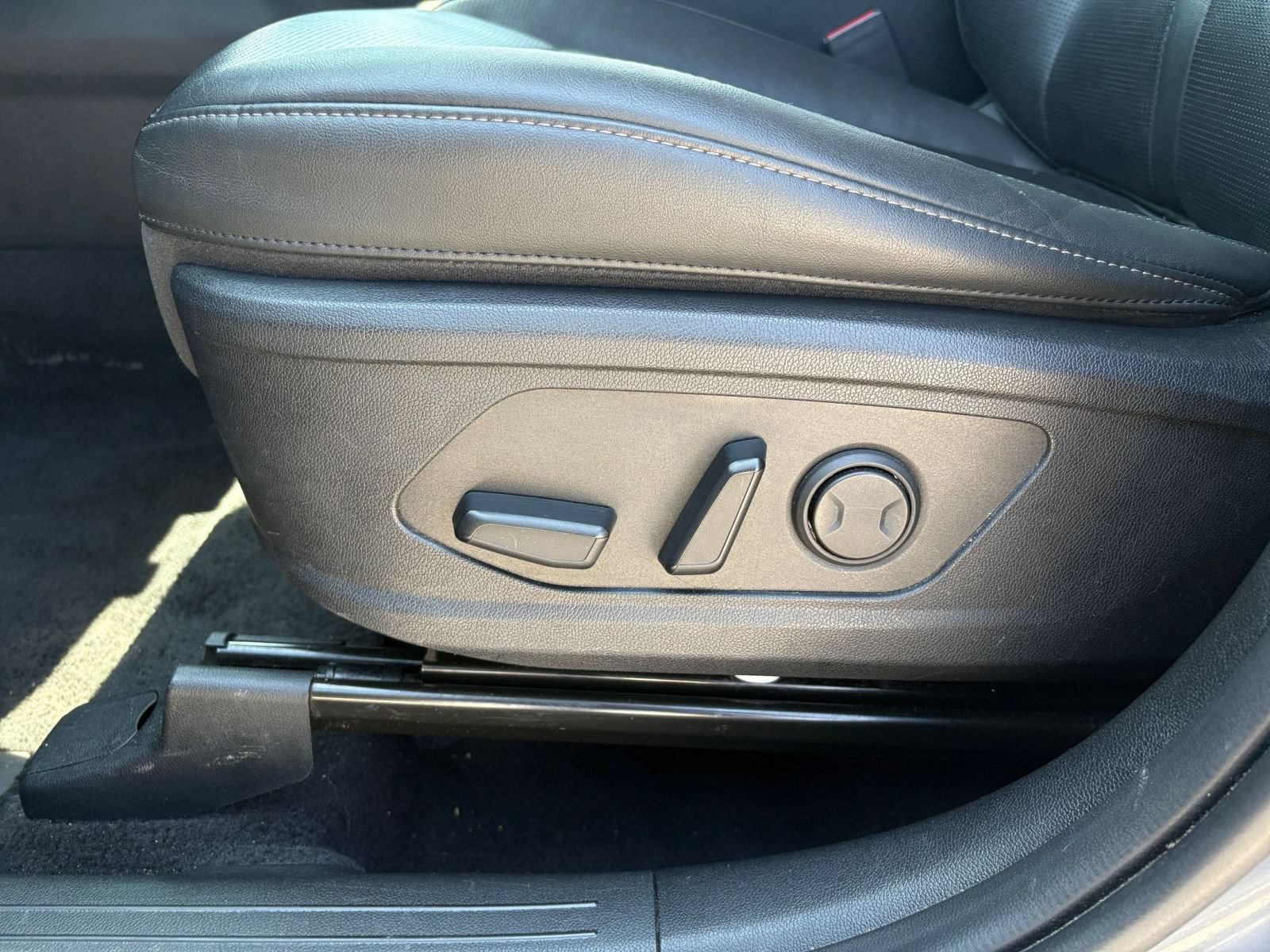 Used 2024 Kia Sorento S FWD image 23