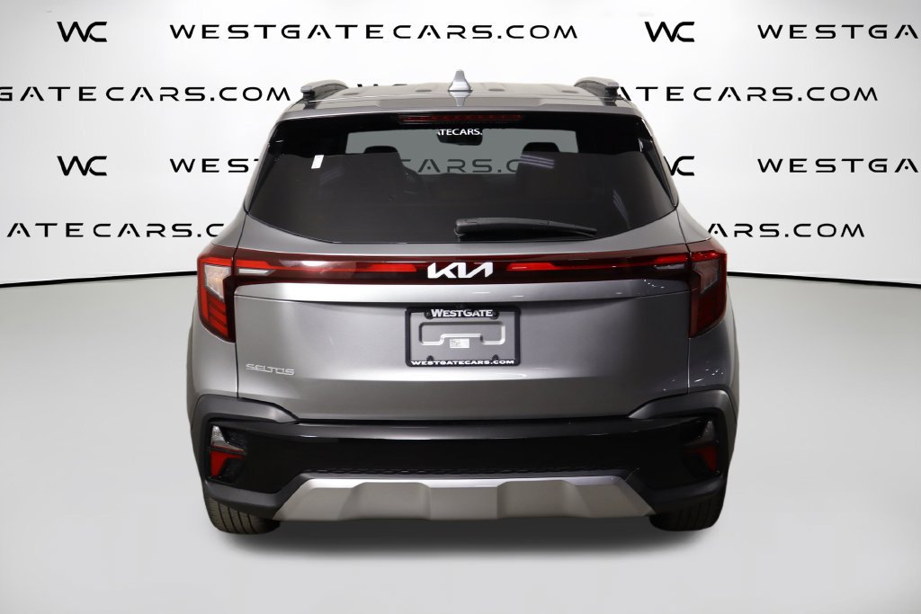 Used 2024 Kia Seltos EX FWD image 4