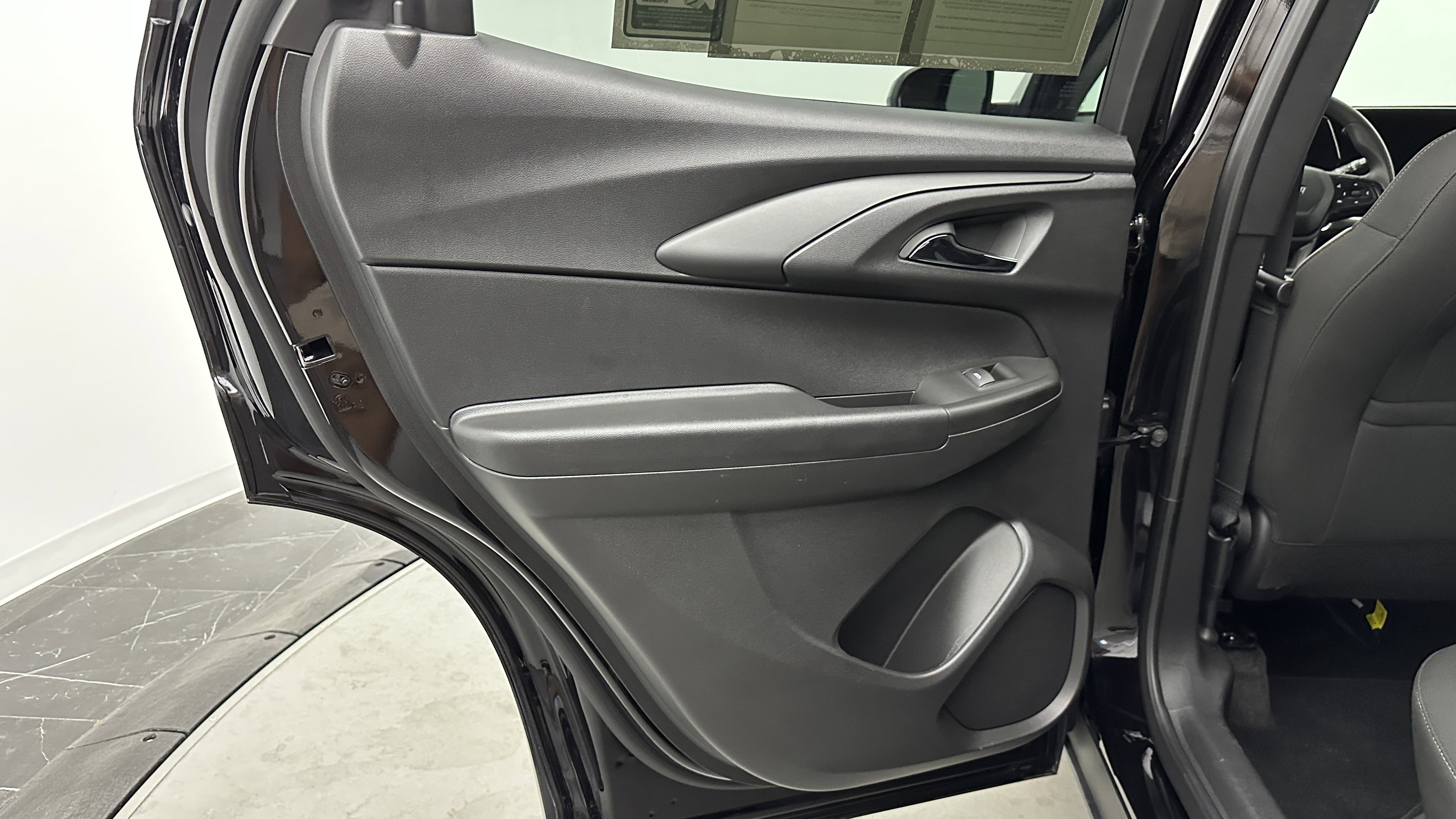 Used 2025 Chevrolet TrailBlazer LT image 27