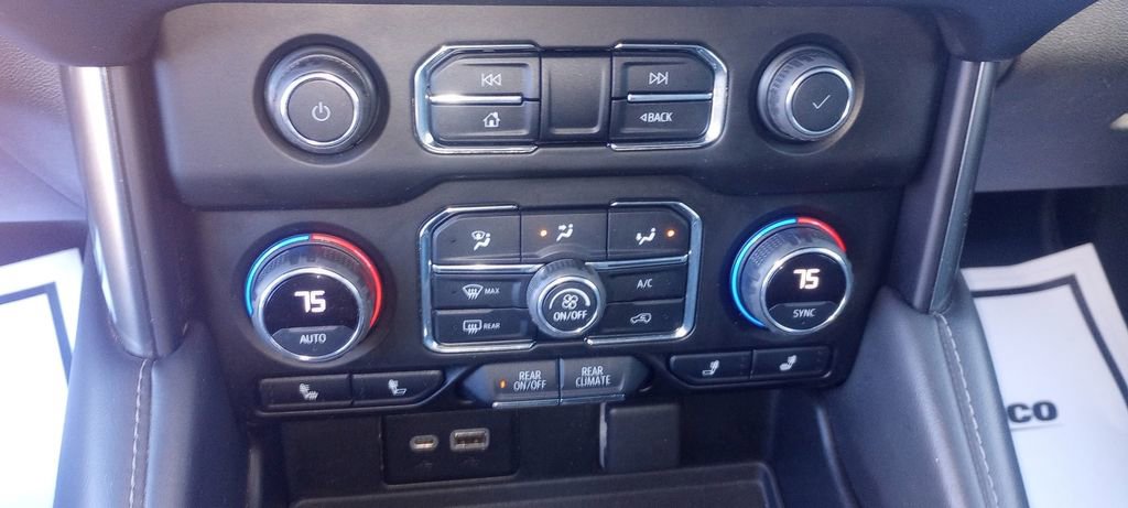 Used 2022 Chevrolet Suburban LT image 15