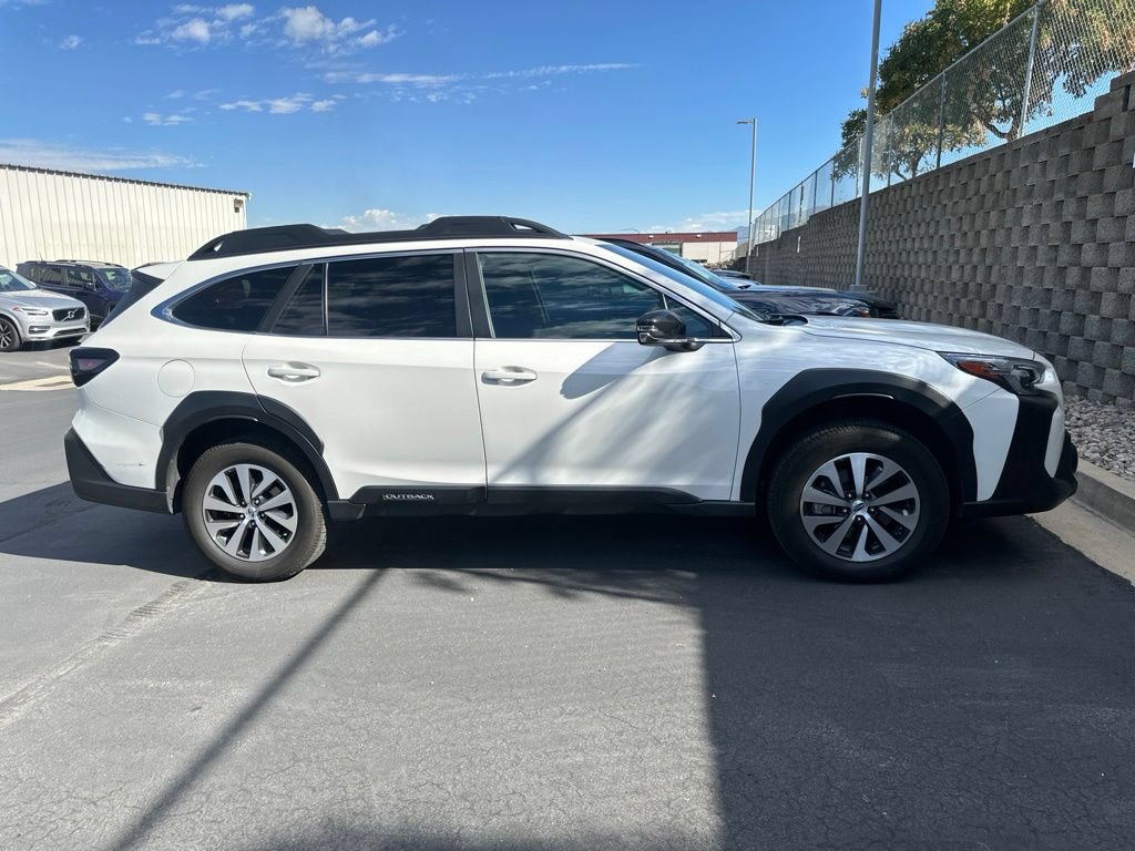 Used 2023 Subaru Outback Premium AWD/4WD image 4