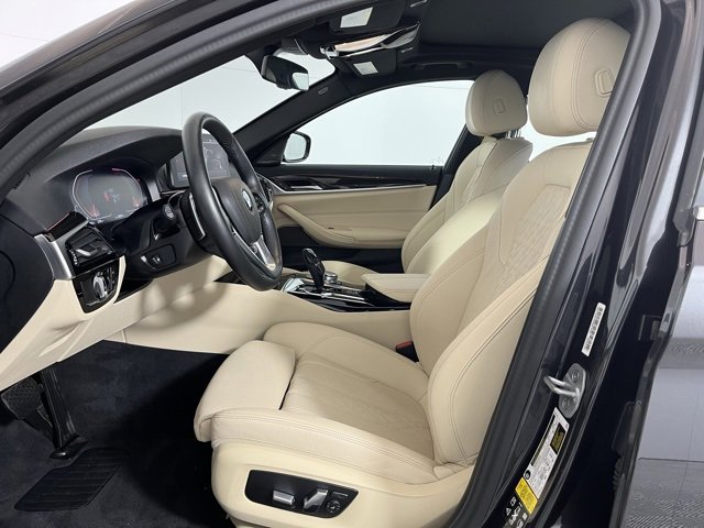 Used 2023 BMW 530i xDrive w/ Premium Package image 11