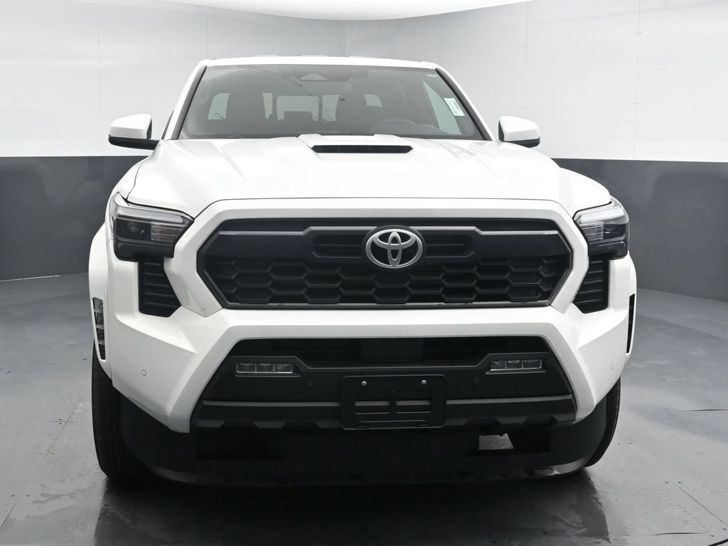 Used 2024 Toyota Tacoma TRD Sport w/ TRD Sport Upgrade Package AWD/4WD image 3