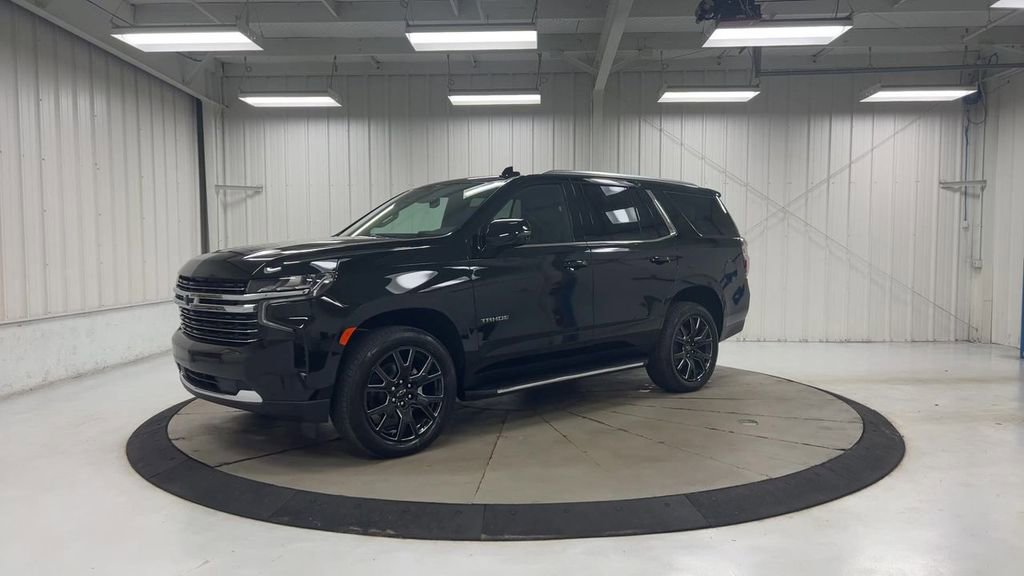 Used 2023 Chevrolet Tahoe LT w/ Luxury Package AWD/4WD image 4