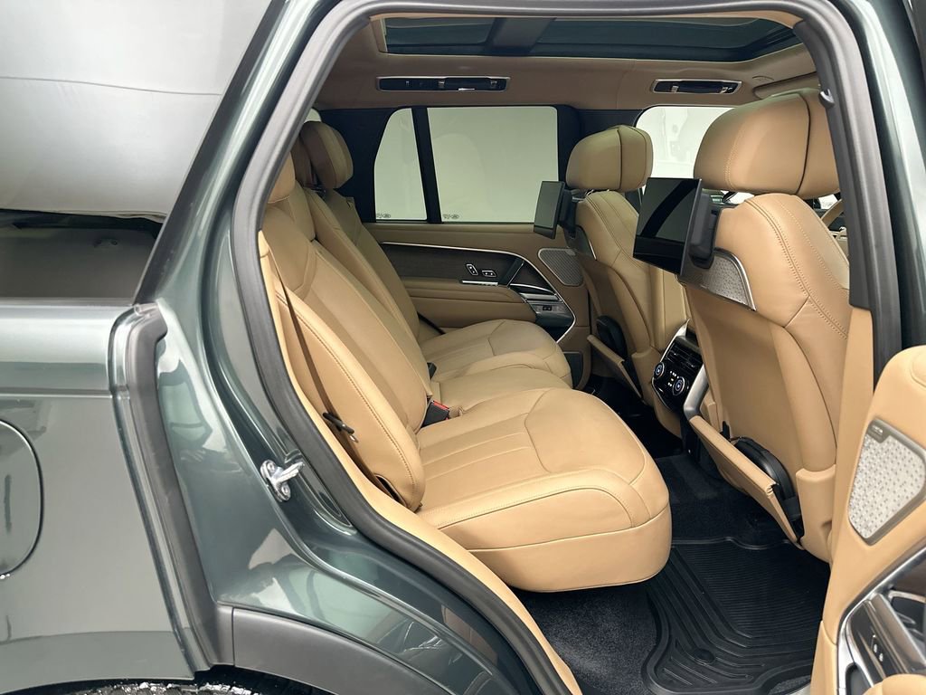 Used 2024 Land Rover Range Rover Autobiography image 19
