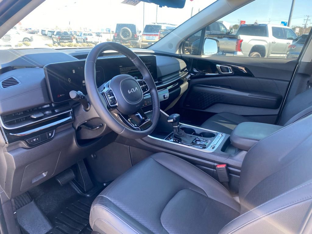 Used 2025 Kia Carnival SX Prestige image 10