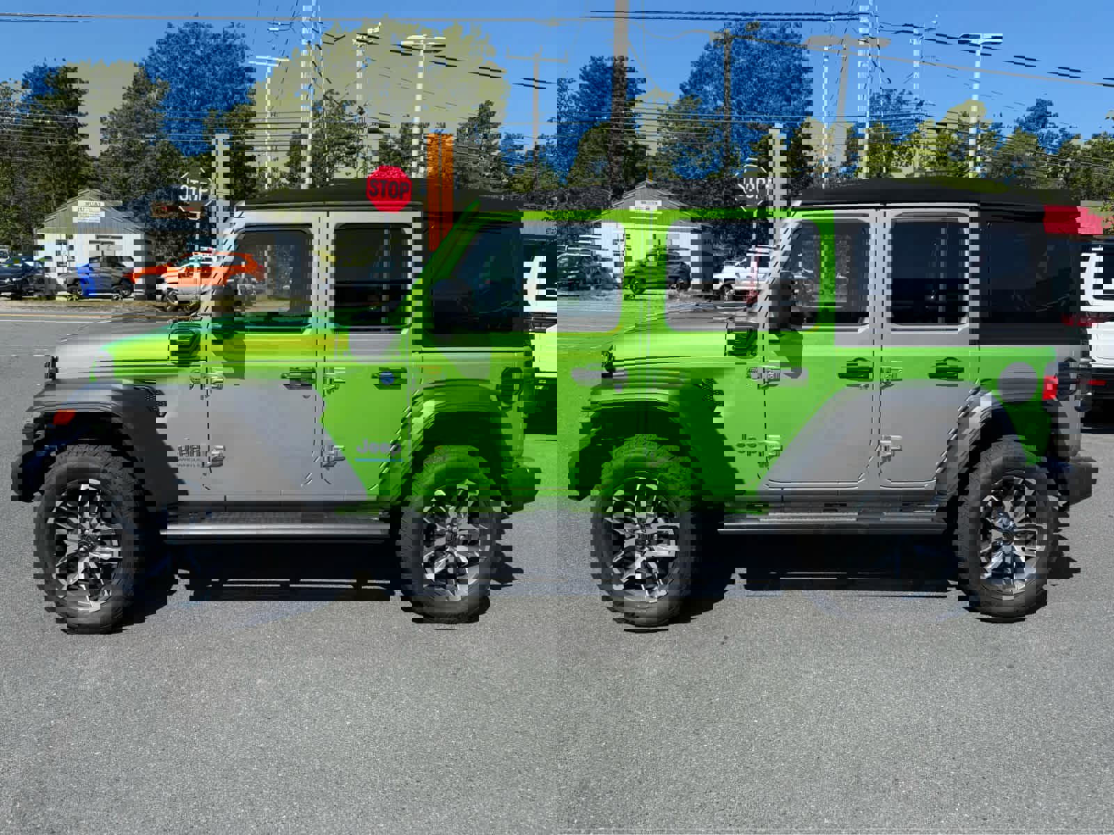 Used 2025 Jeep Wrangler Sport S image 7