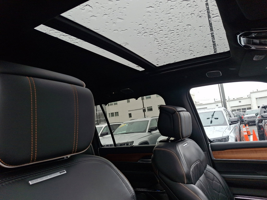 Used 2024 Jeep Grand Wagoneer L Series III image 13