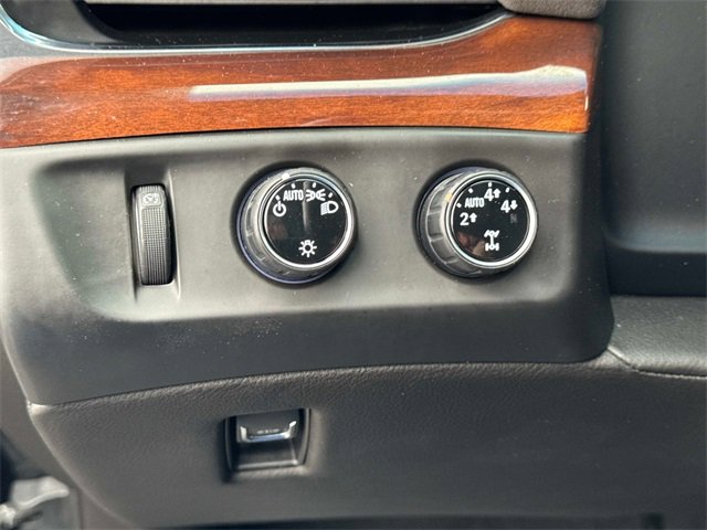Used 2015 Cadillac Escalade Premium image 30