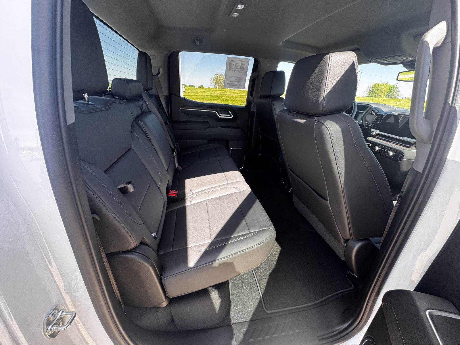 Used 2025 GMC Sierra 1500 SLT AWD/4WD image 13